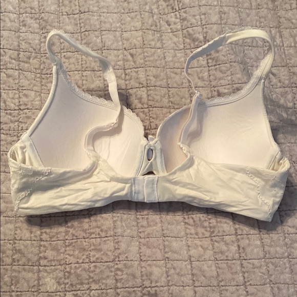 Elegant Lace Underwire Bra - White - Picture 2 of 3